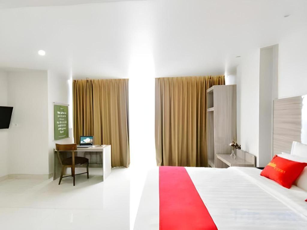Win Grand Hotel Bekasi Exterior foto